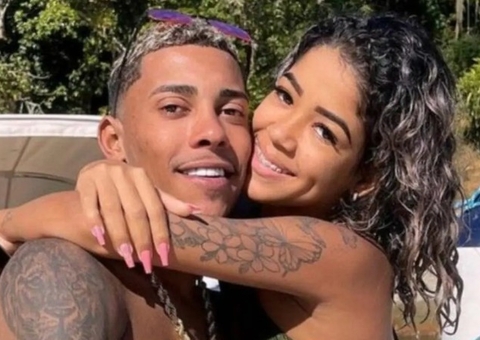 Reataram? MC Poze e Vivi Noronha são vistos de mãos dadas em viagem