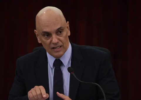 Moraes nega pedido de devolução de passaporte para Bolsonaro