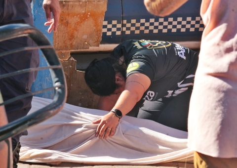 Jovem morre e irmão fica ferido em acidente ao saírem para visitar mãe em hospital em Manaus