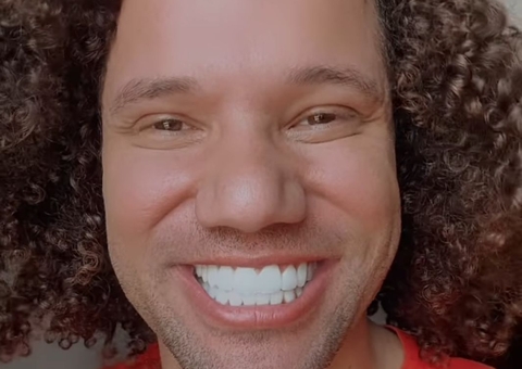 Ex-BBB Maycon celebra resultado de lipoaspiração e enxerto no bumbum 