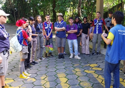 Escoteiros participam de expedição para conhecer fauna e flora amazônica no Inpa