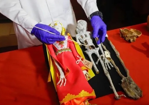Cientistas americanos retomam investigações de 'múmias extraterrestres' encontradas no Peru