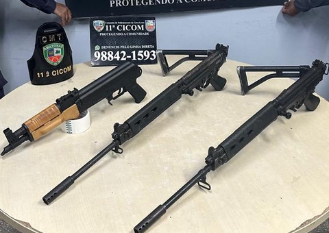 Trio é preso com fuzis do exército venezuelano no Ouro Verde