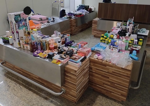 Receita apreende 100 kg de mercadorias de empresárias no aeroporto de Manaus
