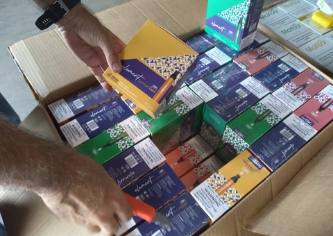 Receita Federal apreende mais de 4 mil cigarros eletrônicos em Manaus