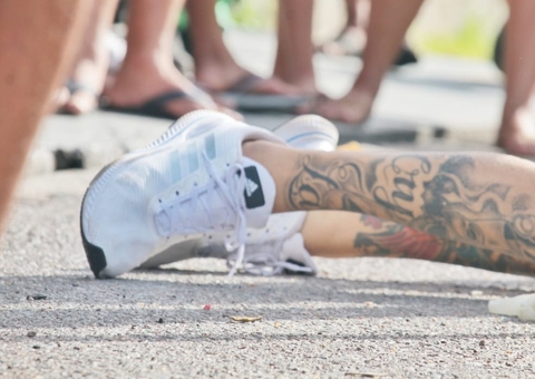 Homem é assassinado com mais de 10 tiros ao sair de academia em Manaus