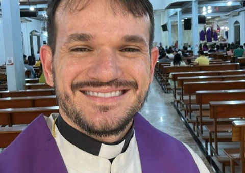 Padre Patrick Fernandes apresenta 'Fora da Caixinha' em Manaus