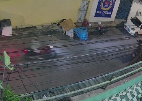 Homens em motos assaltam moradores do Ouro Verde; vídeo