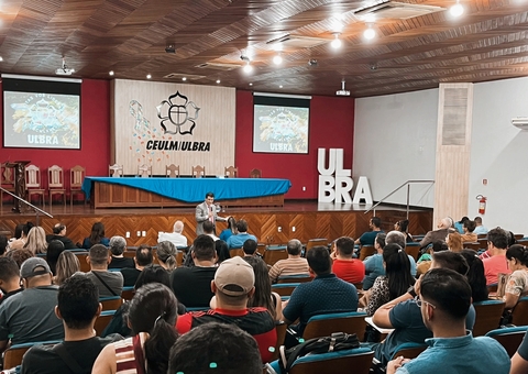 Programa de integração acadêmica tem palestra e visita guiada em Manaus