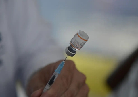 Ministério da Saúde anuncia compra de nova vacina contra a covid-19