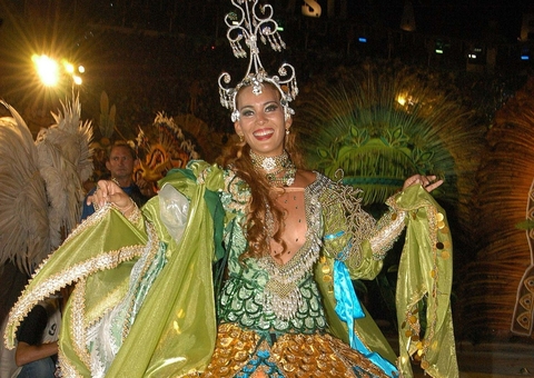 Paulo Rojas prepara exposição de figurinos icônicos do Festival Folclórico de Parintins