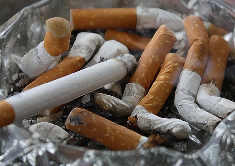 Governo propõe 'imposto do pecado' para cigarros, bebidas alcoólicas e carros