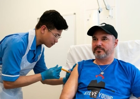 Músico recebe primeira dose de Vacina contra câncer de pele do mundo