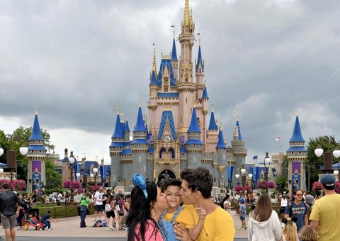 Mara Maravilha mostra o rosto do filho pela primeira vez: 'Você mudou tudo'