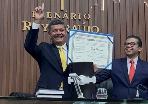 Deputado Dan Câmara recebe título de cidadão amazonense