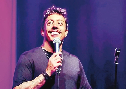 Renato Albani apresenta 'Novo Show' em Manaus