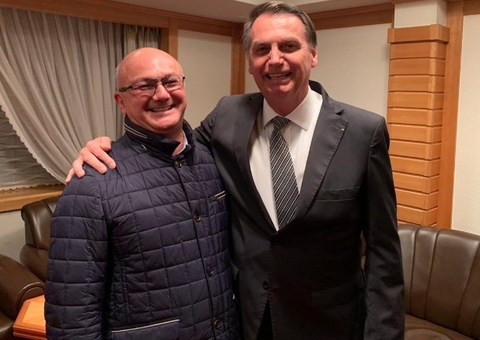 Menezes não participará de evento com Bolsonaro em Manaus 