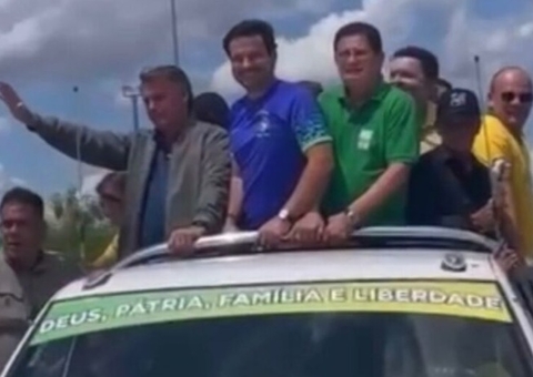 Bolsonaro sai em carreata ao lado de Alberto Neto e Alfredo Nascimento em Manaus