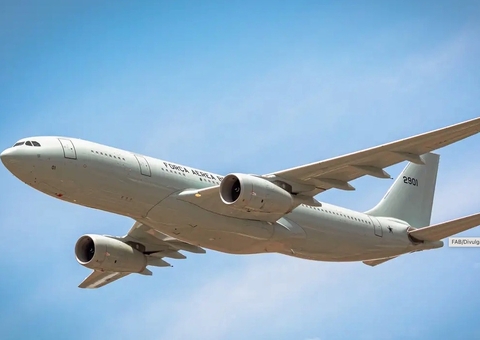 Avião da FAB leva 34 toneladas de doações ao RS 