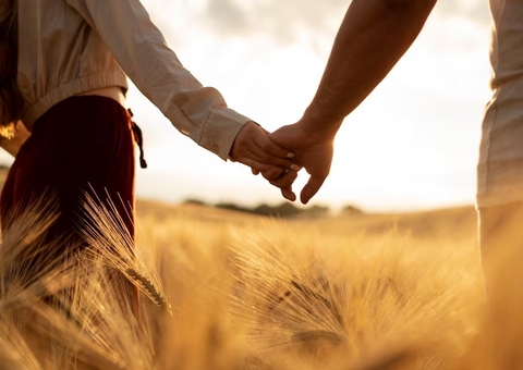 Nem monogamia, nem poligamia: Jovens aderem à 'agamia'; saiba o que é