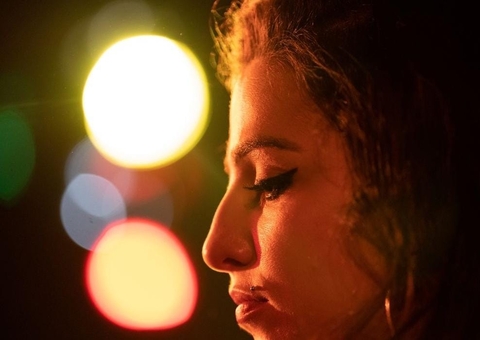Cinebiografia de Amy Winehouse, Back to Black ganha teaser com cenas inéditas