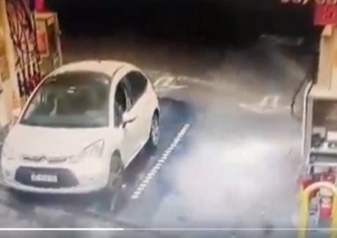 Embriagado, jogador de futebol é preso após acidente de carro em Buenos Aires; vídeo