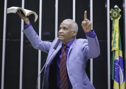 Deputado quer proibir encenação de sexo em shows após performance de Madonna