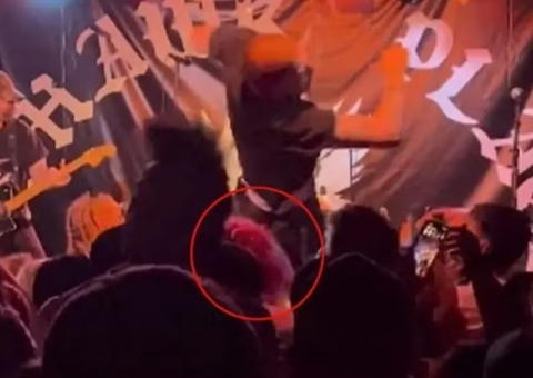Fã de banda de punk rock sofre paralisia após vocalista pular na plateia