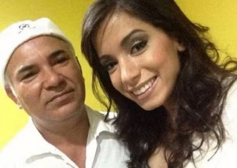 Anitta procurou candomblé há 10 anos para agradecer sucesso