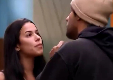 Túnel do amor: ex-BBB Larissa Tomásia protagoniza treta com participante