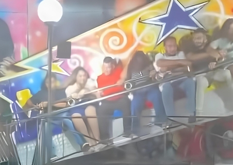 Brinquedo quebra no ar em parque de diversões e vídeo viraliza