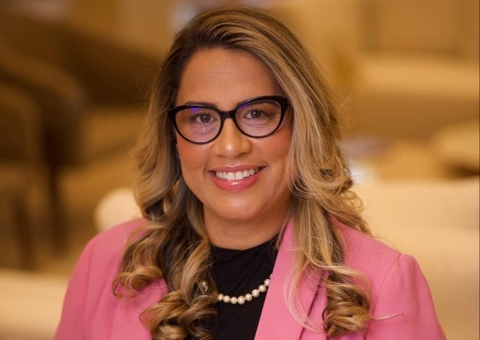 Primeiro livro que trata sobre adoção por casais homossexuais é lançado em Manaus