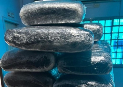 Mulher é presa com drogas em malas ao tentar embarcar em voo com destino a Manaus