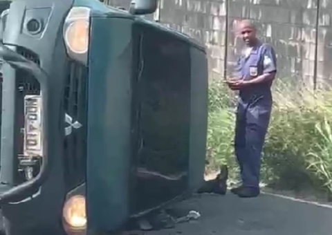 Viatura da Força Aérea capota durante acidente em Manaus; vídeo