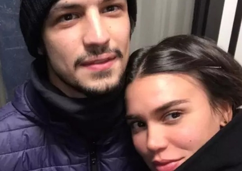 Gabriel Leone e Carla Salle se casam em cerimônia intimista no Rio