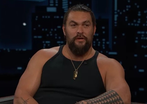 Jason Momoa assume namoro com atriz 12 anos mais nova 