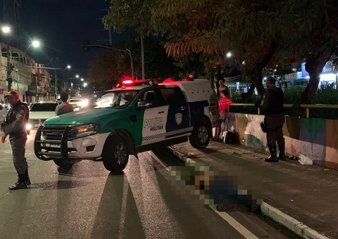 Pistoleiros matam homem a tiros na Avenida Brasil