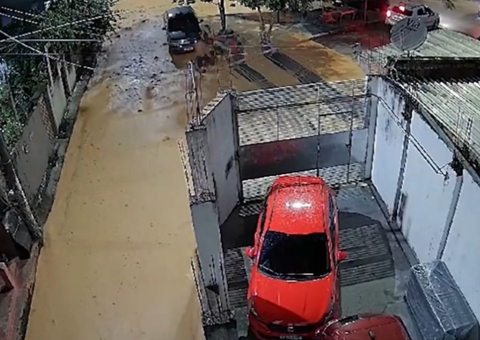 Vídeo mostra momento em que adutora se rompe no Santa Luzia