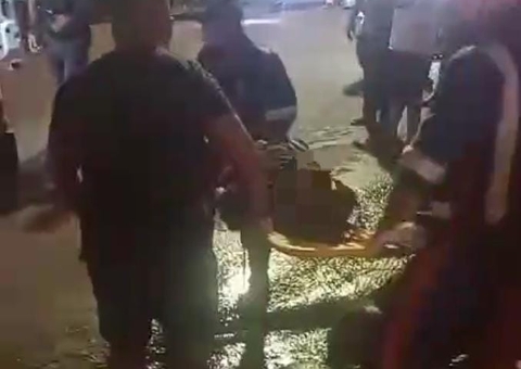 Jovem leva tiro na cabeça dentro de barbearia no Mutirão