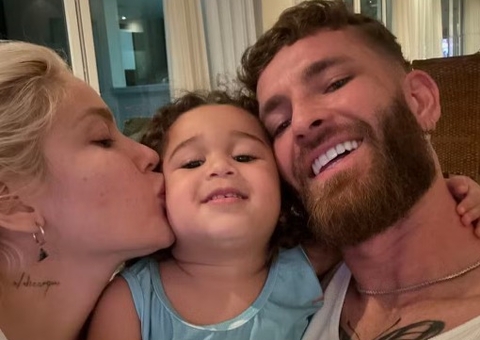 Karoline ganha declaração de Léo Pereira em meio à polêmica com Militão