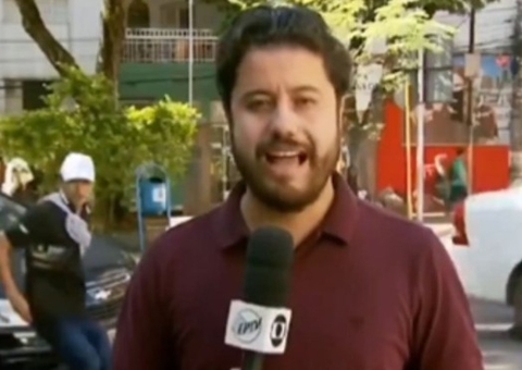 Vídeo: Homem mostra a bund4 ao vivo na Globo 