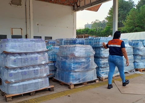 Carretas com ajuda humanitária do Amazonas chegam ao Rio Grande do Sul