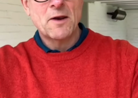 Apresentador é encontrado morto após sair para passear em ilha