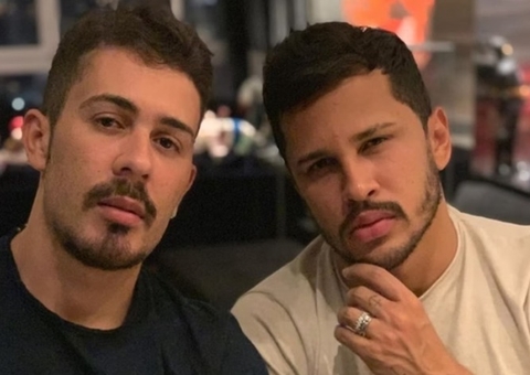 Carlinhos Maia é detonado por expor intimidade com marido Lucas Guimarães