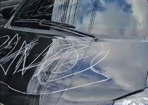 Mulher é presa por usar faca para arranhar carro do MP em Coari