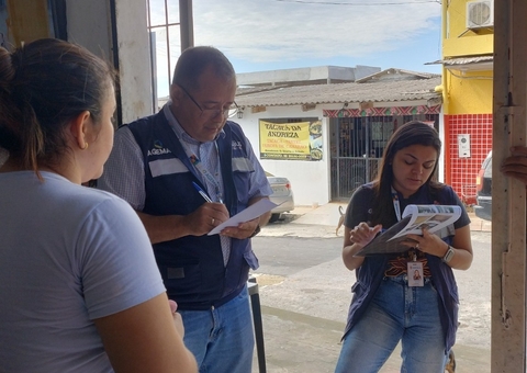 Técnicos da Ageman vistoriam abastecimento de água em conjunto após reclamações