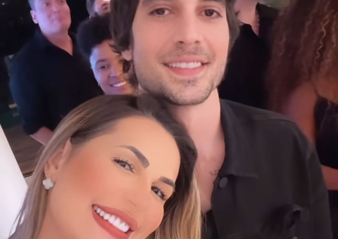 Deolane passa Dia dos Namorados com Fiuk