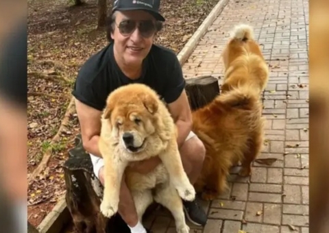 Nahim é velado com caixão no chão para despedida dos seus cães