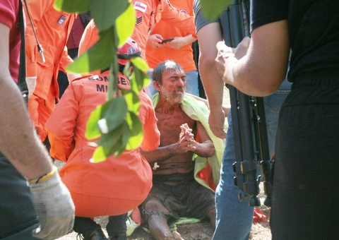 Tensão: Bombeiros detalham resgate de homem que ficou preso em bueiro por quase 12 horas