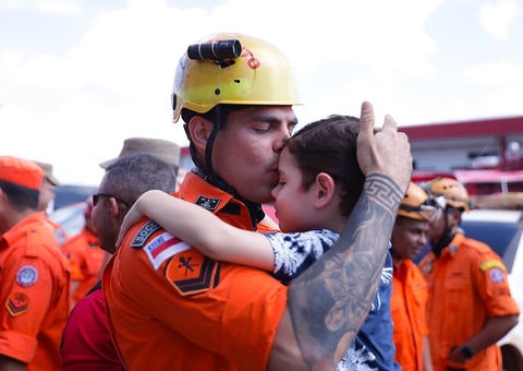 Bombeiros do Amazonas retornam de missão humanitária no Rio Grande do Sul